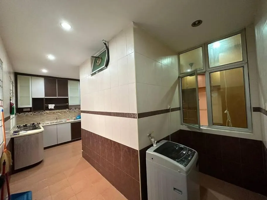 Muslim Suite Home @ Airport Bayan Lepas Penang 0*,